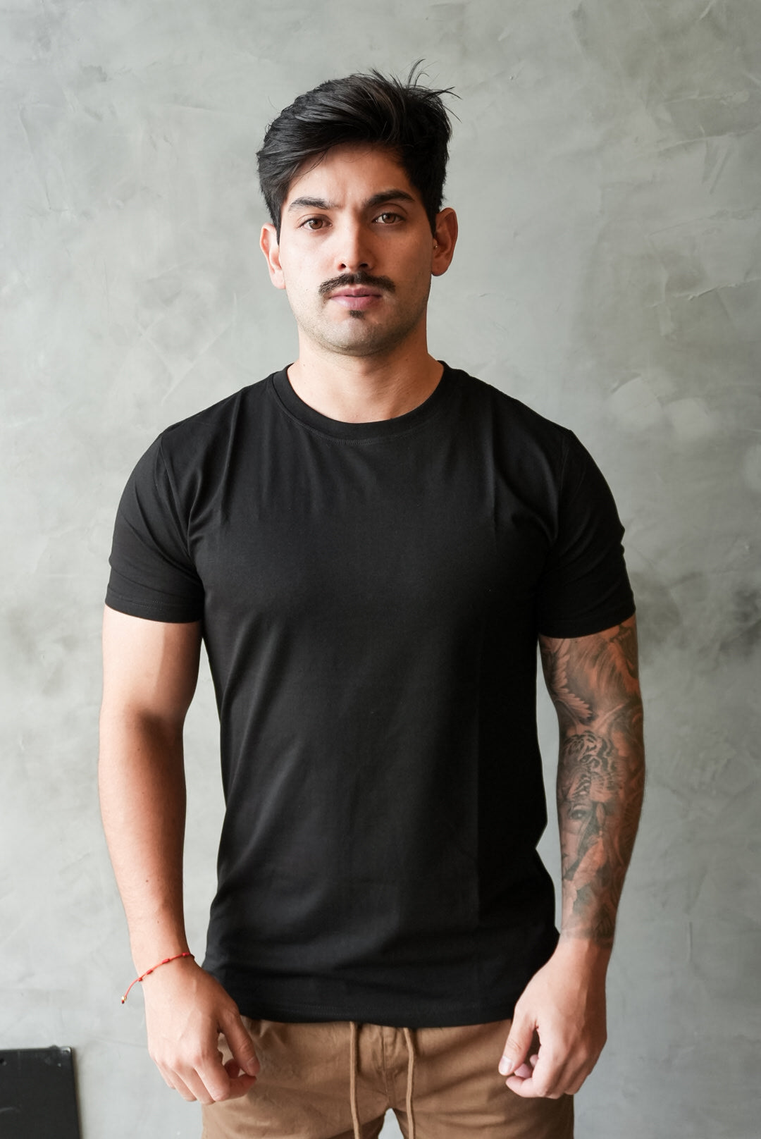 Camiseta Slim Essential Preta